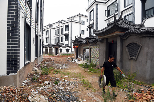 拆旧建新助力乡村振兴.jpg
