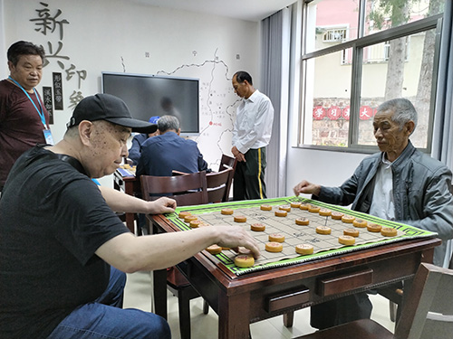 红塔区举行离退休干部运动会.jpg 红塔区举行离退休干部运动会.jpg