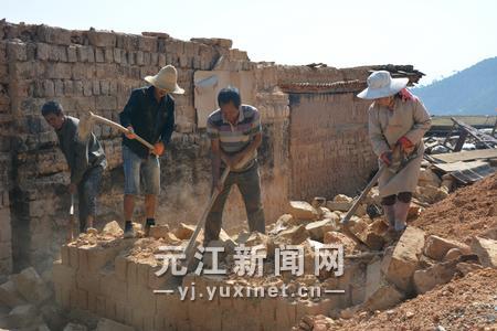 龙潭乡拆旧房筑新颜 强力推进千村整治项目建设 (3) 龙潭乡拆旧房筑新颜 强力推进千村整治项目建设 (3)