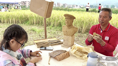 路居镇秋收庆典活动热闹举行.jpg
