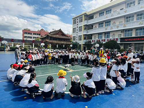 “科普盛宴”让群众乐享健康新生活.jpg “科普盛宴”让群众乐享健康新生活.jpg