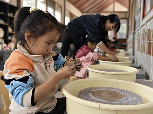 从“幼有所育”迈向“幼有优育”“幼有善育”.jpg 从“幼有所育”迈向“幼有优育”“幼有善育”.jpg