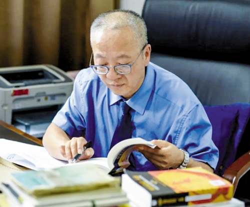 三十七载检察路 初心如磐铸匠心.jpg 三十七载检察路 初心如磐铸匠心.jpg