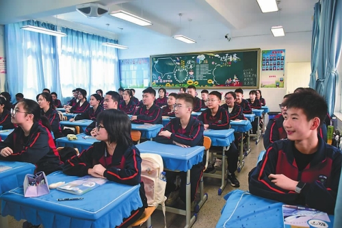 城乡与校际差距持续缩小 办学与教学质量整体提升.jpg