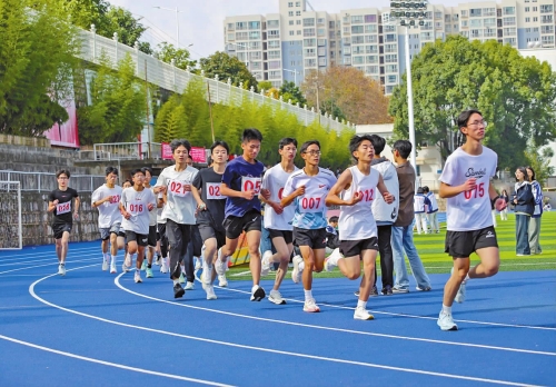 玉溪民中第三十四届体育科技文化艺术节举行.jpg 玉溪民中第三十四届体育科技文化艺术节举行.jpg