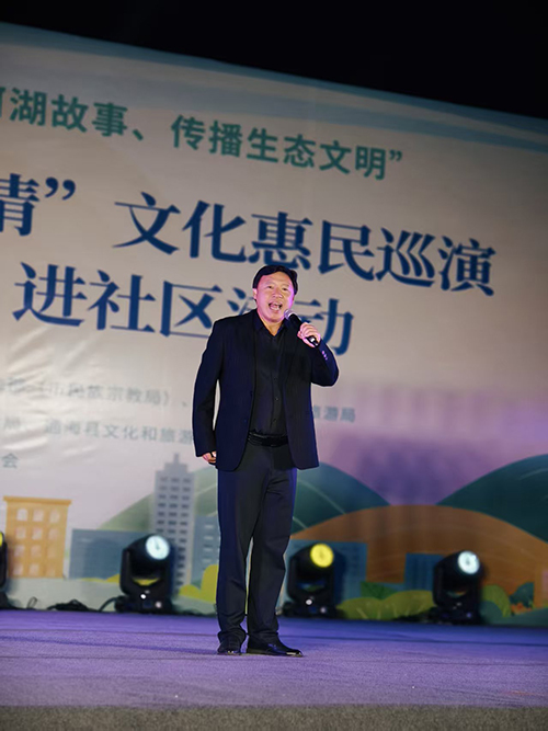 把花灯艺术带进群众生活中.jpg 把花灯艺术带进群众生活中.jpg