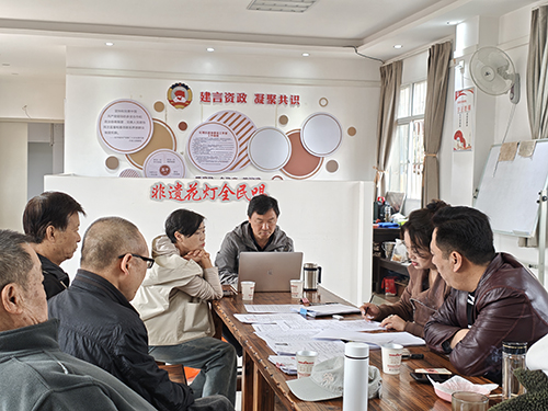 把花灯艺术带进群众生活中1.jpg 把花灯艺术带进群众生活中1.jpg