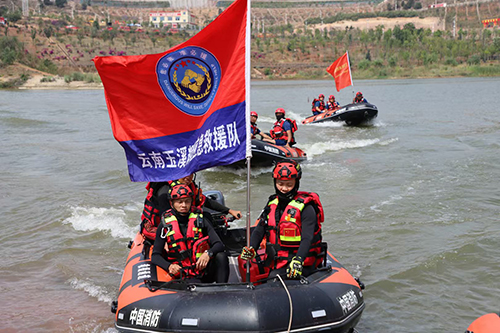 一抹“救援红” 守护一座城.jpg 一抹“救援红” 守护一座城.jpg