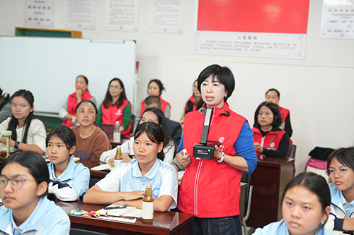 元江县“诗歌里的思政课”照亮成长路.jpg 元江县“诗歌里的思政课”照亮成长路.jpg