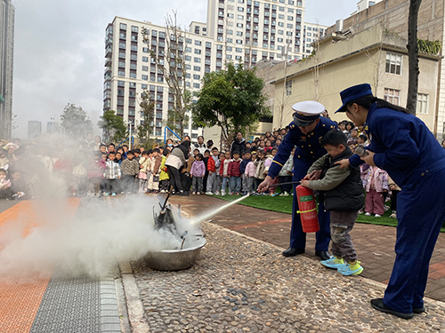 红塔区消防演练走进幼儿园.jpg