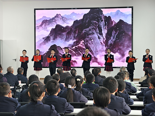 弘扬长征精神 培育时代新人.jpg