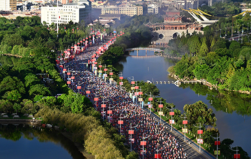 从“赛场热度”到“城市温度”3.jpg 从“赛场热度”到“城市温度”3.jpg