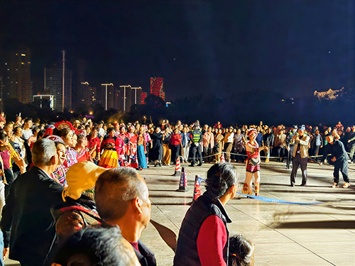 欢歌笑语庆佳节 幸福满溢玉溪城1.jpg