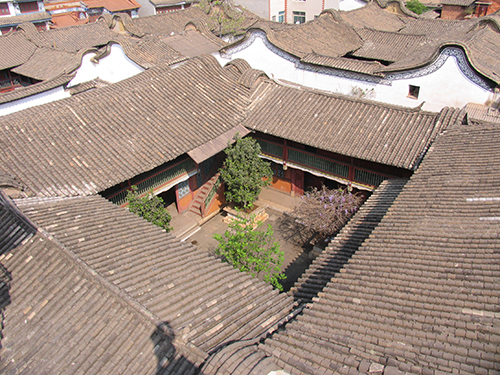 一城千年烟火 半部滇中春秋.jpg