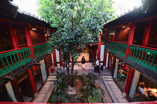 从百年老宅到网红餐厅.jpg 从百年老宅到网红餐厅.jpg