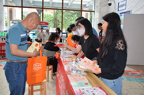 多部门联合开展职业病防治宣传.jpg