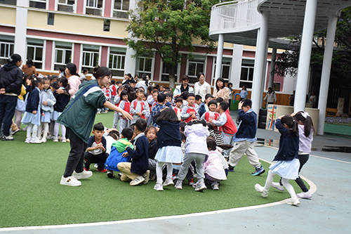 防震减灾科普活动走进玉溪市第一幼儿园.jpg