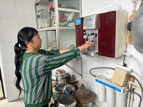 华宁县着力保障群众用水需求.jpg 华宁县着力保障群众用水需求.jpg