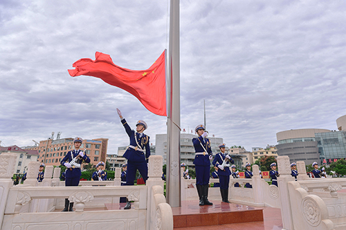 聂耳故乡“同升国旗·同唱国歌”活动举行.jpg