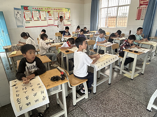 峨山县小街中心小学开展暑假少年宫公益活动.jpg 峨山县小街中心小学开展暑假少年宫公益活动.jpg