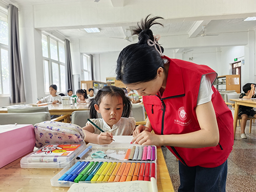 暑期青少年素质拓展公益培训开展.jpg