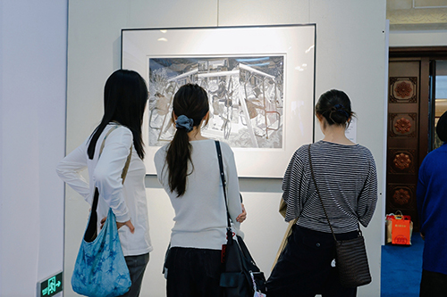 玉溪师院60余件(套)美术佳作在京展出.jpg 玉溪师院60余件(套)美术佳作在京展出.jpg
