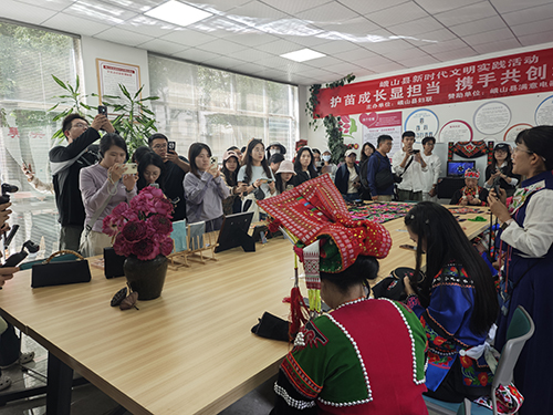 “铸牢共同体 中华一家亲”主题宣传活动走进玉溪.jpg